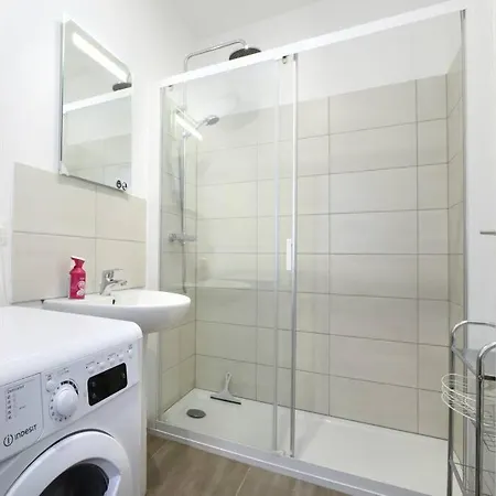 Heptagone_1 Apartment *
